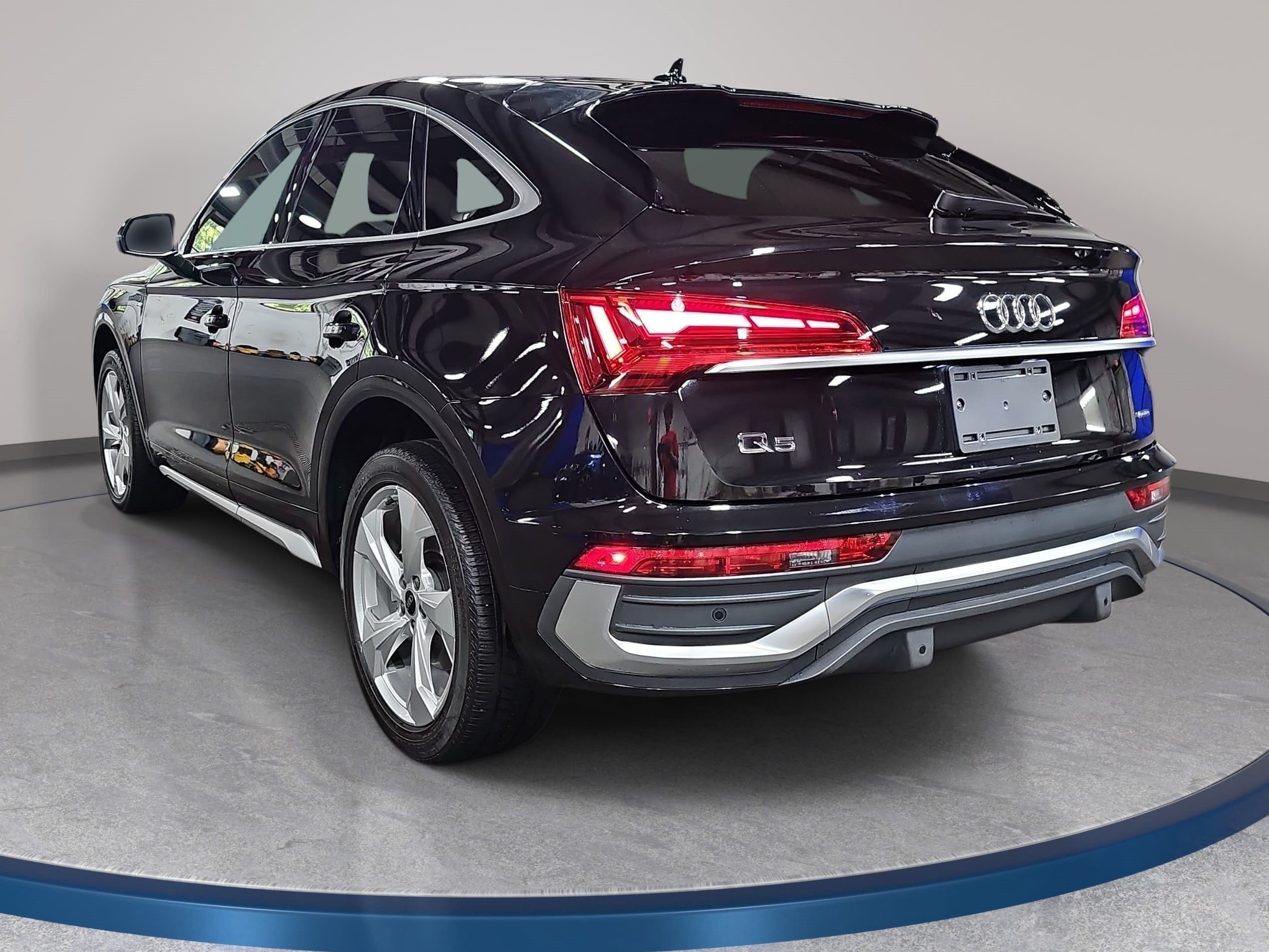 Used 2023 Audi Q5 2.0T Premium w/ Convenience Package AWD/4WD image 7