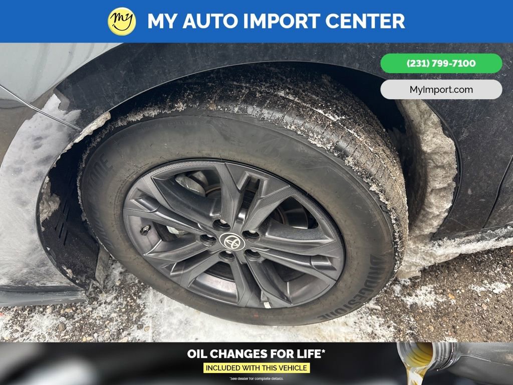 Used 2025 Toyota Sienna XSE image 6