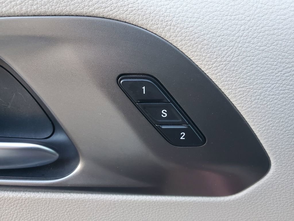 Used 2019 Chrysler Pacifica Limited w/ Tire & Wheel Group image 15