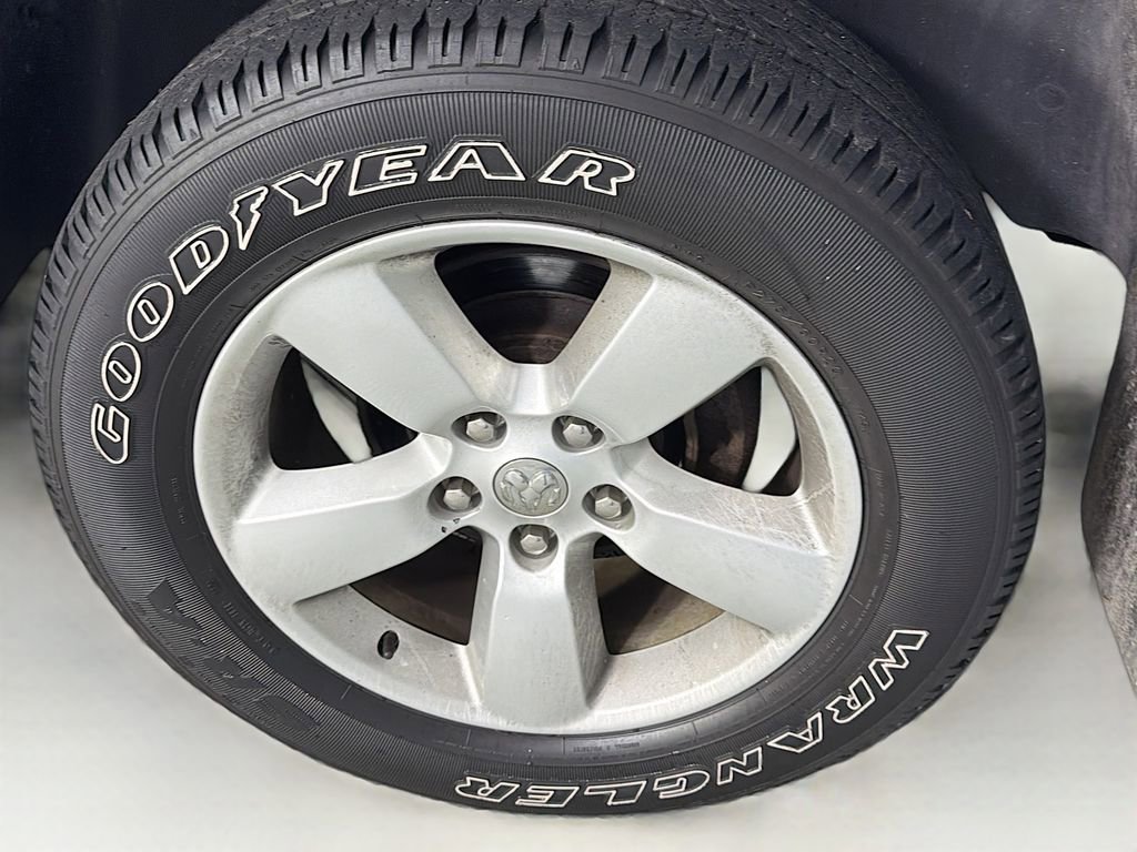 Used 2018 RAM 1500 SLT image 31