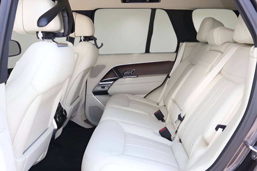 New 2026 Land Rover Range Rover SE AWD/4WD image 12