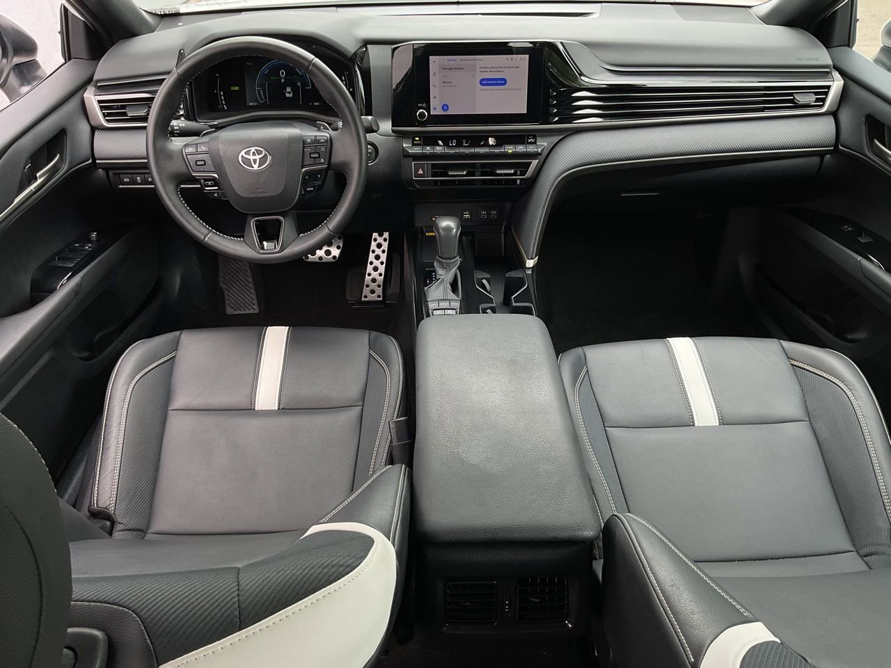 Used 2025 Toyota Camry SE image 19
