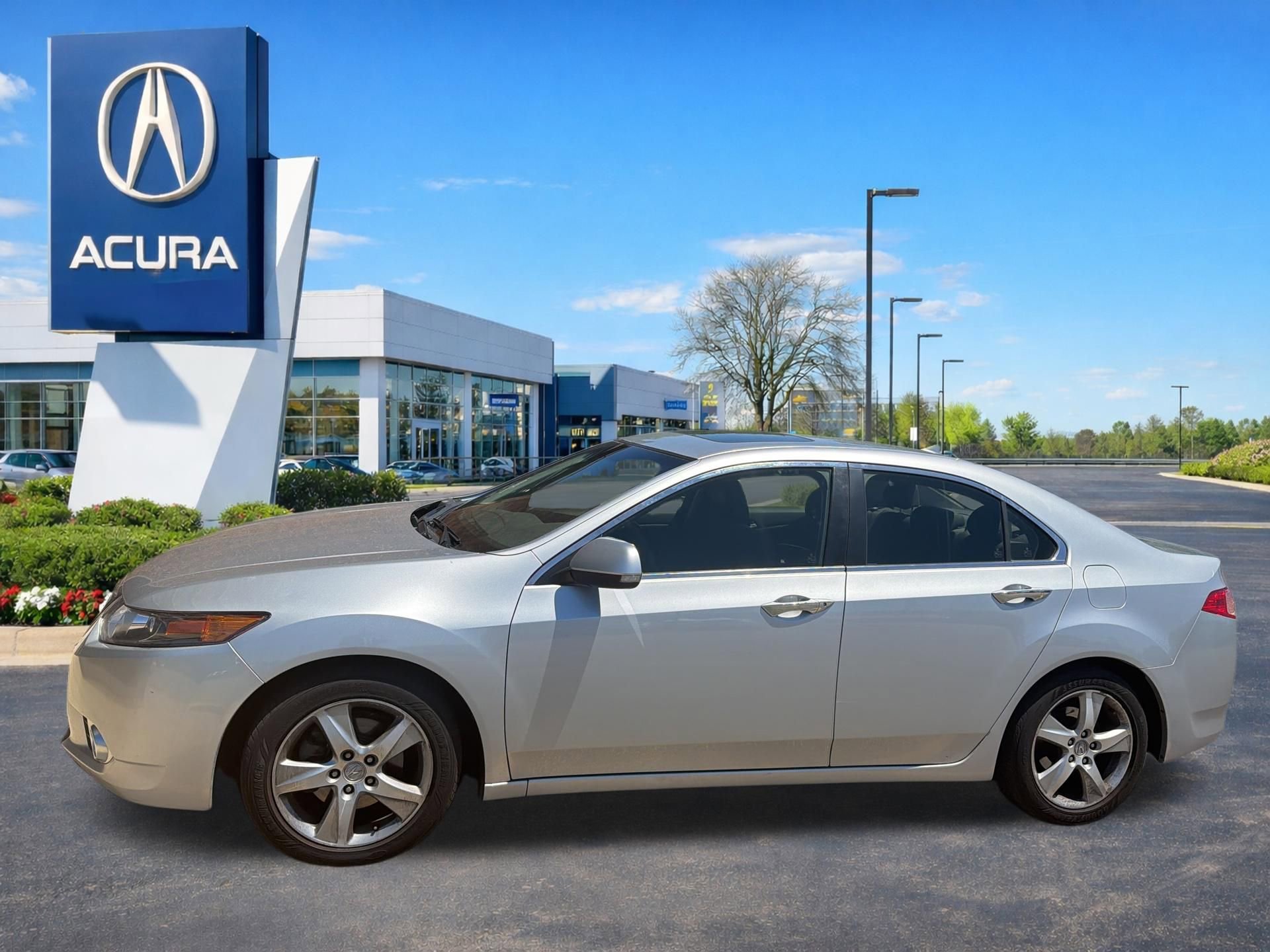 Used 2014 Acura TSX Sedan FWD image 2