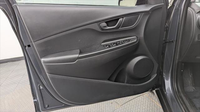 Used 2021 Hyundai Kona SE image 12