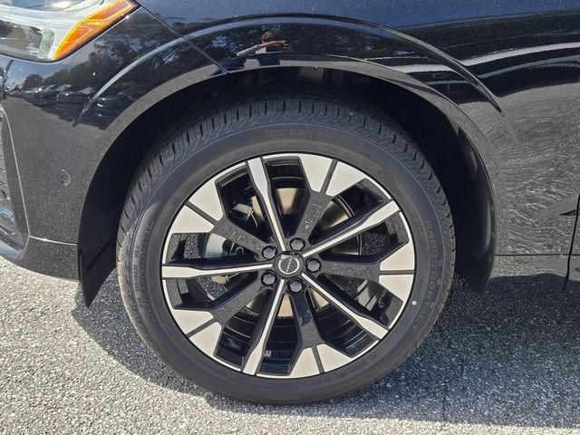 New 2026 Volvo XC60 B5 Plus AWD/4WD image 11