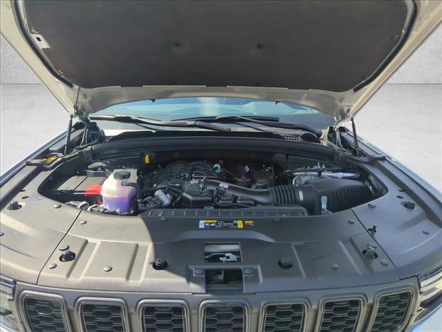 New 2025 Jeep Grand Cherokee Altitude image 19