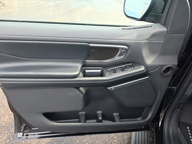 New 2025 Ford Expedition Max Platinum image 24