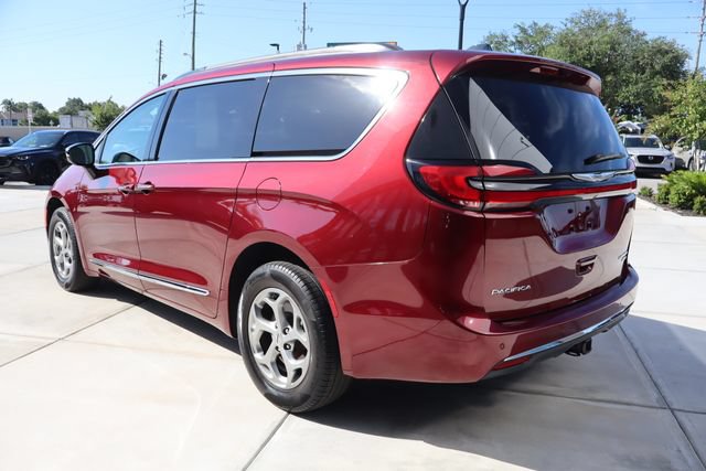 Used 2023 Chrysler Pacifica Limited w/ Trailer Tow Group AWD/4WD image 6
