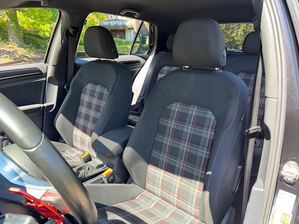 Used 2017 Volkswagen GTI Sport FWD image 9