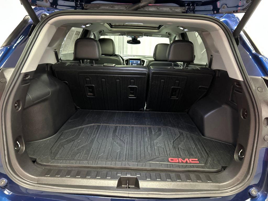 Used 2022 GMC Terrain SLT w/ Elevation Edition image 24