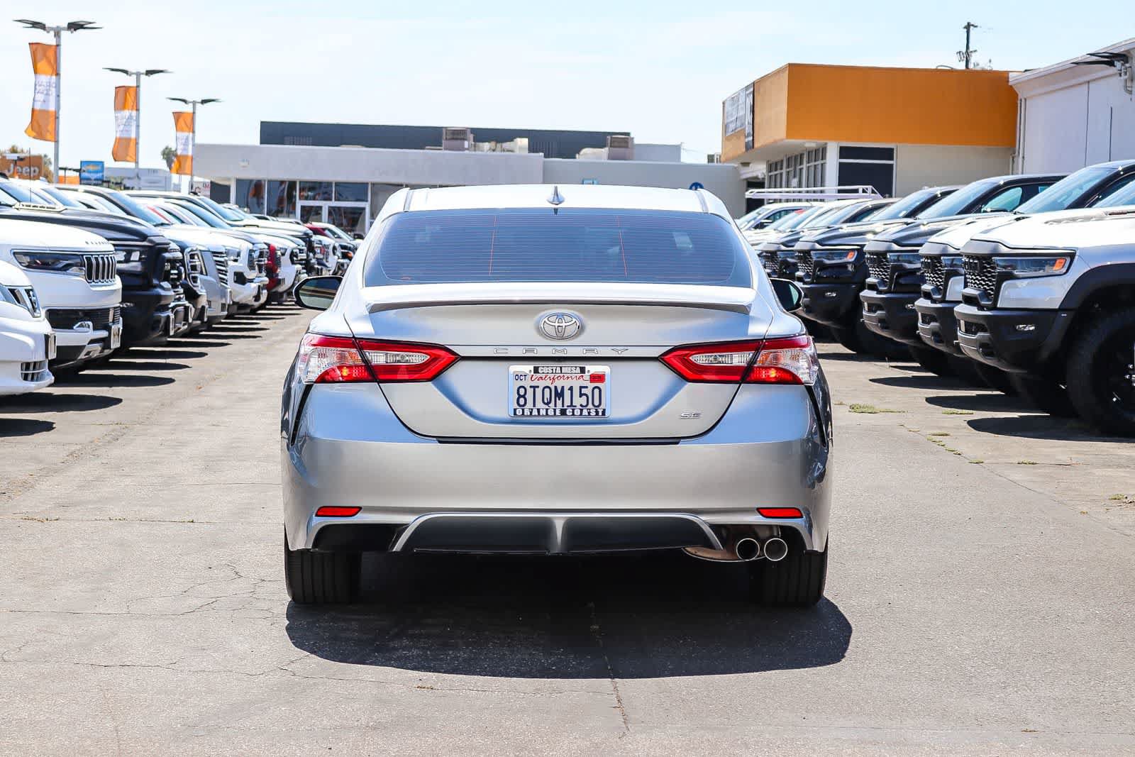 Used 2020 Toyota Camry SE FWD image 5