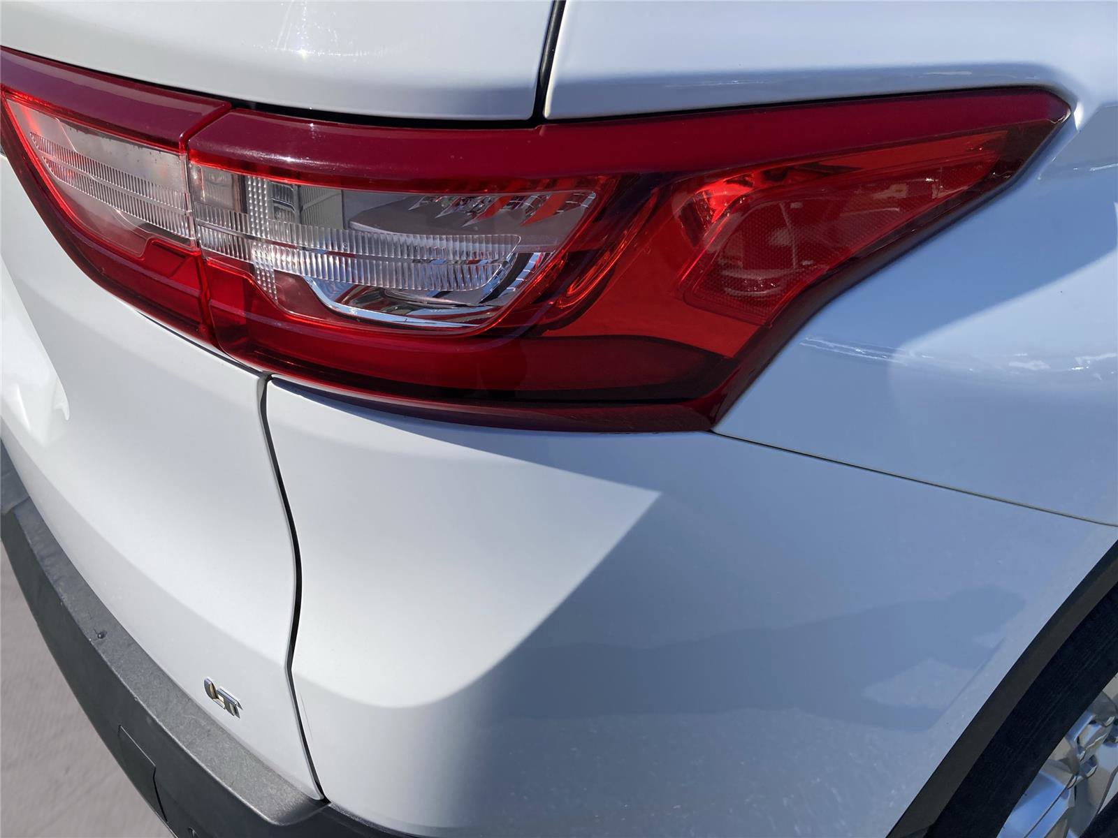 Used 2020 Chevrolet Traverse LT image 34