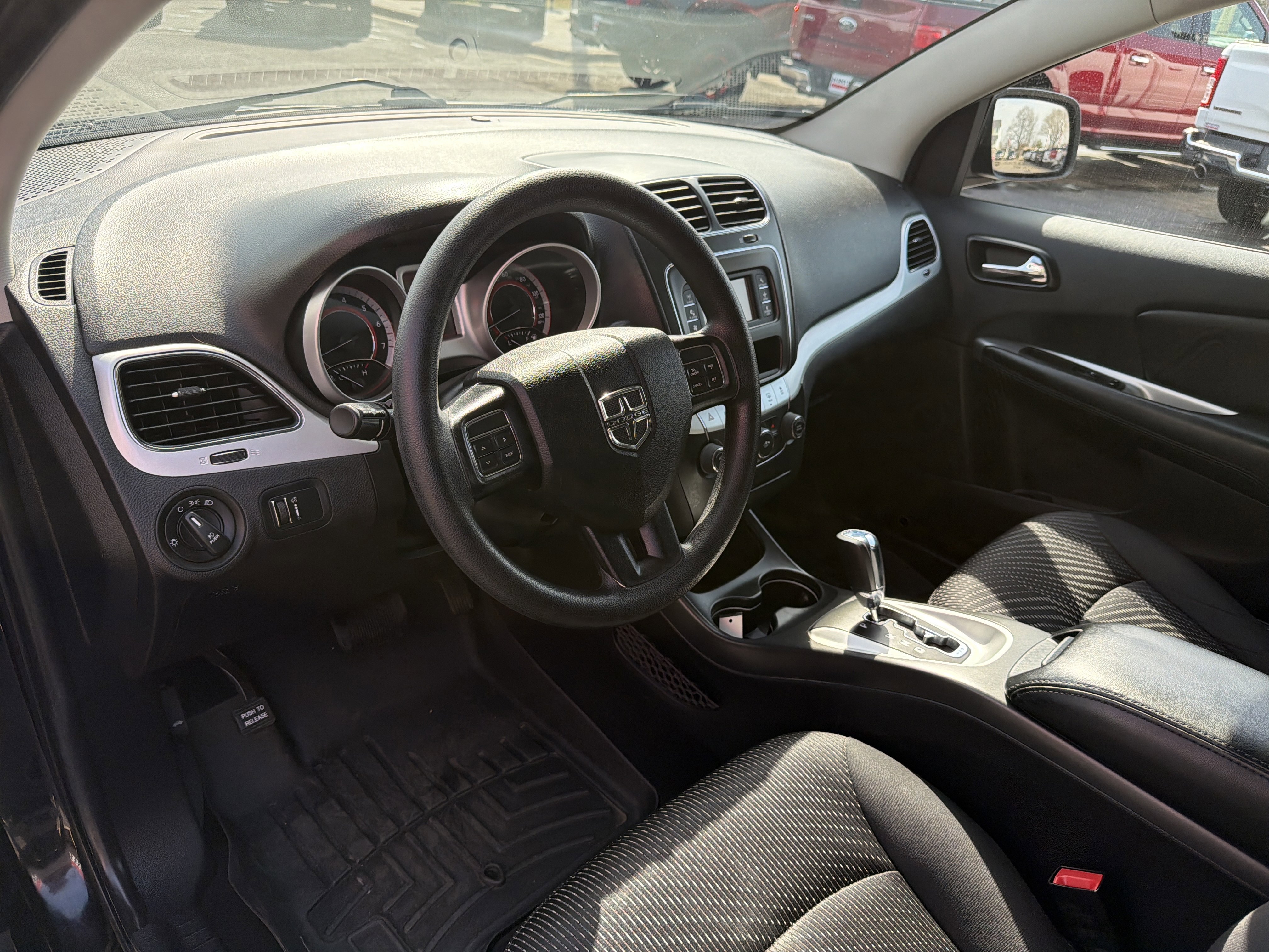 Used 2015 Dodge Journey SXT w/ Flexible Seating Group image 14