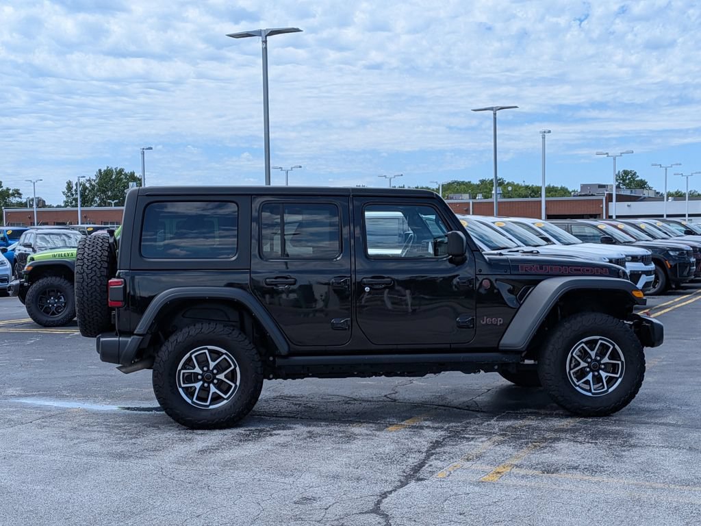 Used 2024 Jeep Wrangler Unlimited Rubicon AWD/4WD image 9