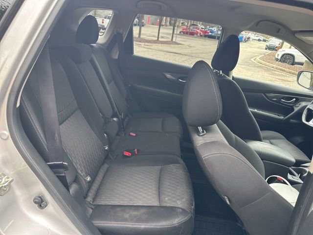 Used 2020 Nissan Rogue SV image 29