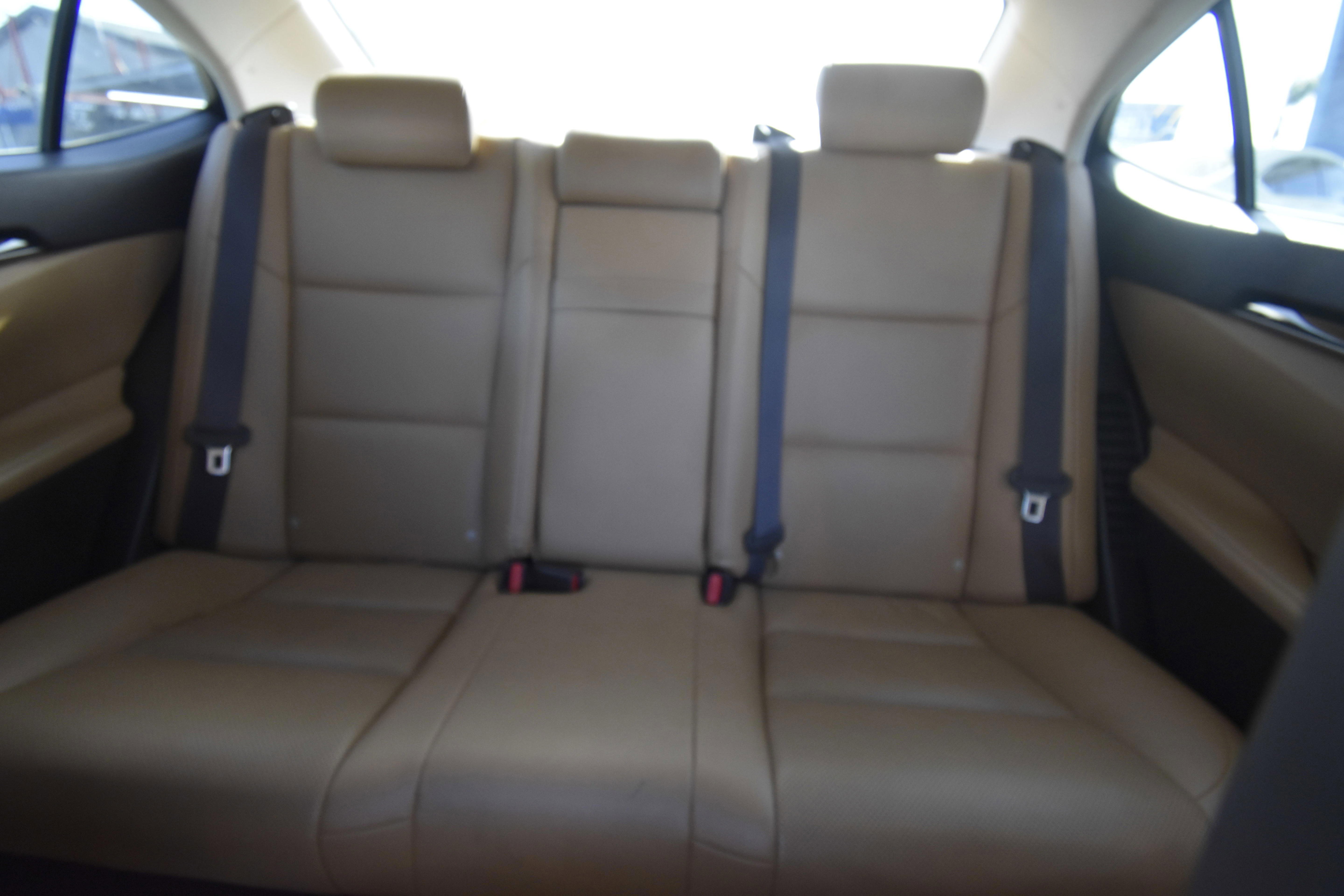 Used 2016 Lexus ES 300h w/ Navigation System Package FWD image 10