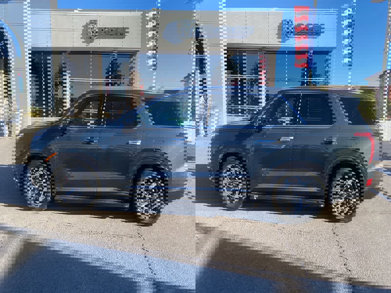 Used 2022 Hyundai Palisade Calligraphy w/ Winter Package image 10