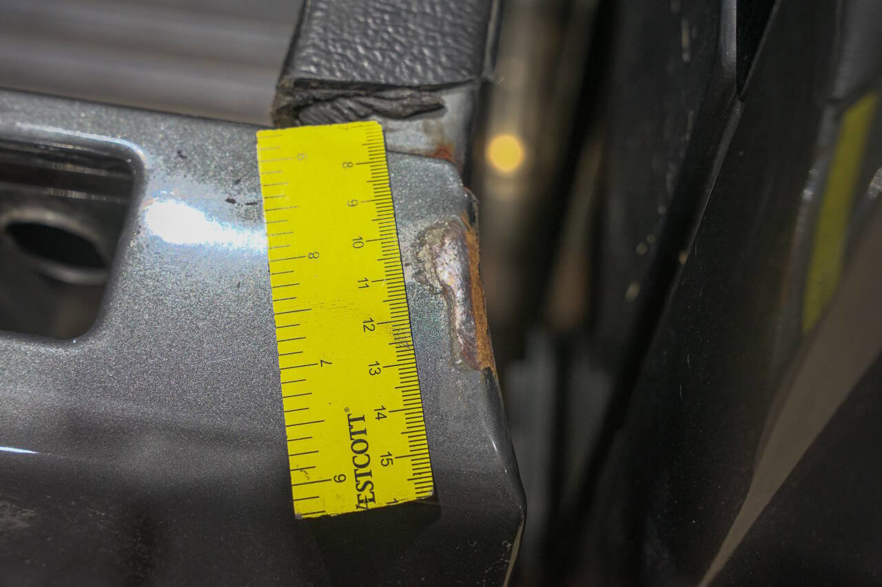 Used 1999 Chevrolet Silverado 1500 LS w/ Firm Ride Suspension Pkg AWD/4WD image 40