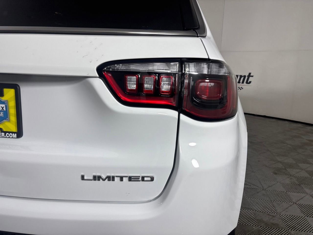 Used 2022 Jeep Compass Limited AWD/4WD image 29