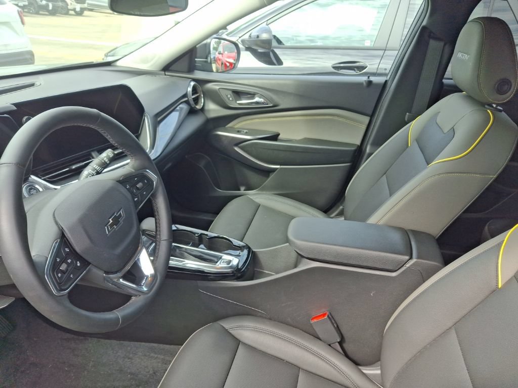 Used 2026 Chevrolet Trax ACTIV w/ Sunroof Package FWD image 9