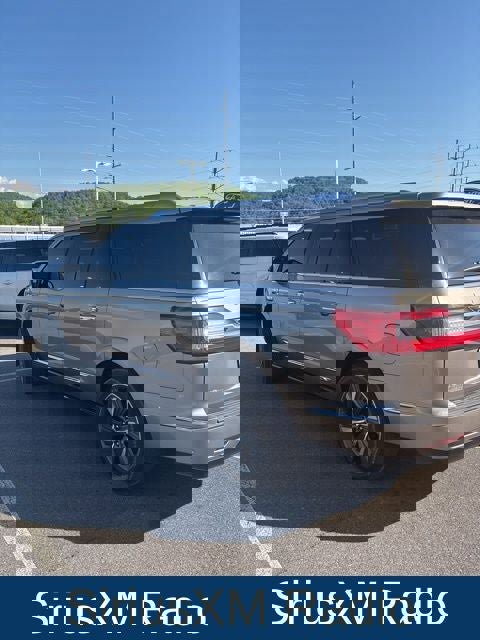 Used 2019 Lincoln Navigator L Reserve AWD/4WD image 10