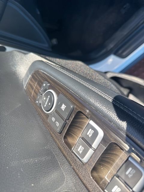 Used 2020 Kia Sorento LX image 9