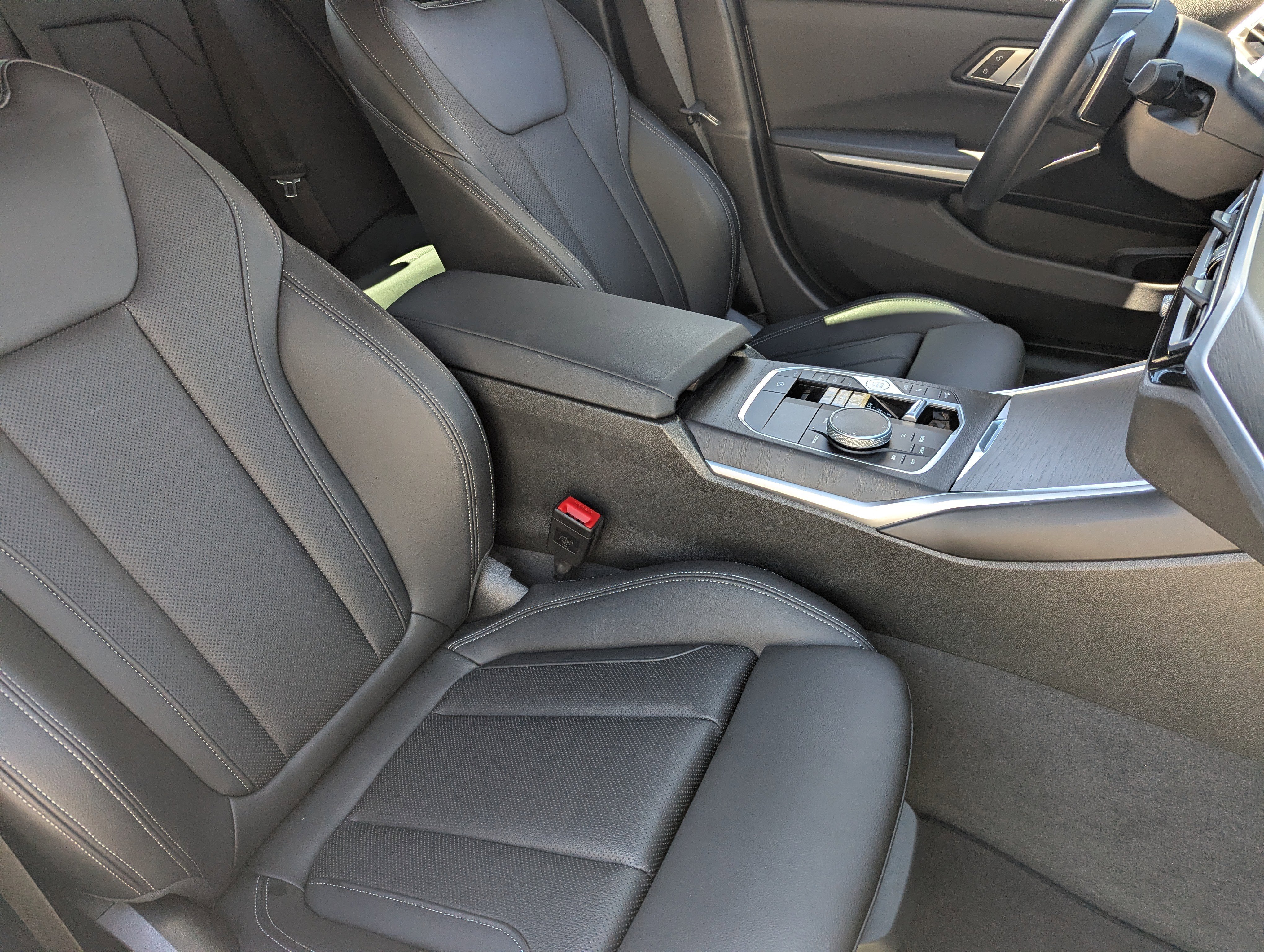 Used 2023 BMW 330i 330i w/ Driving Assistance Package image 11