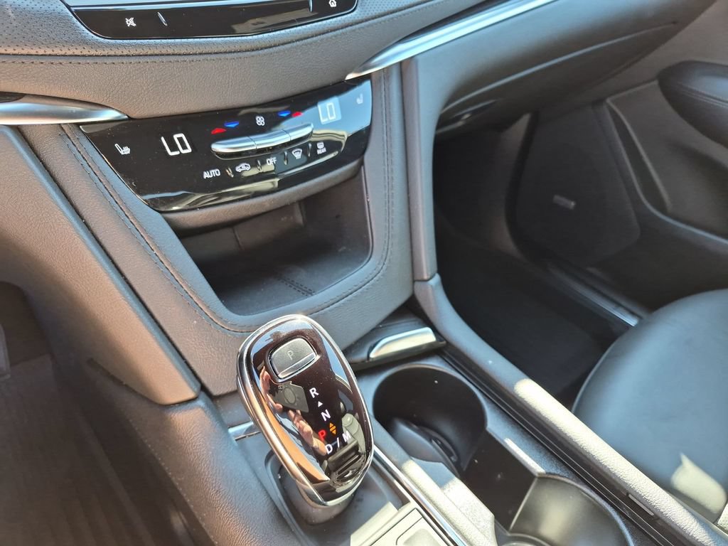 Certified 2024 Cadillac XT5 Premium Luxury w/ LPO, Floor Liner Package AWD/4WD image 22