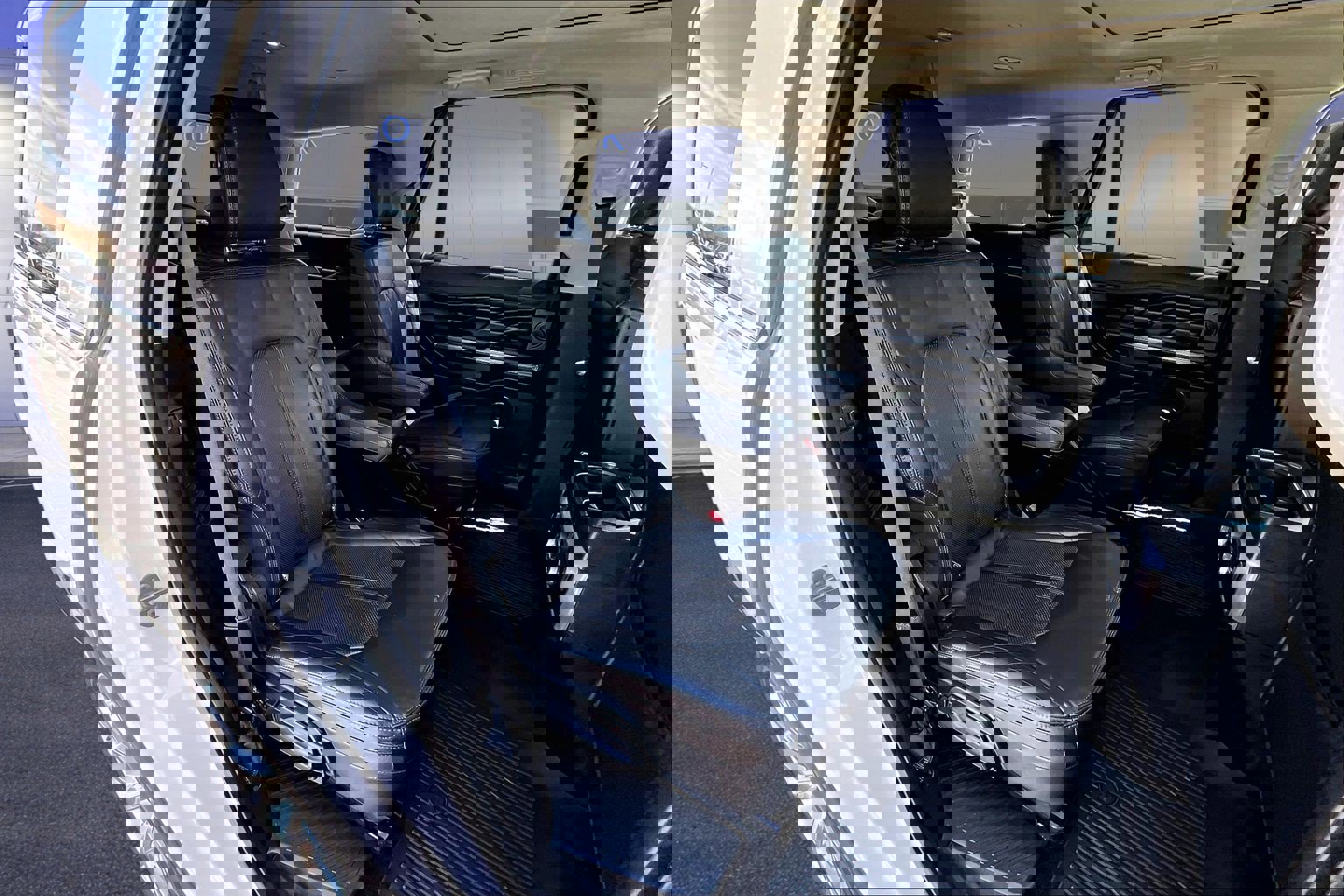 Used 2018 Ford Expedition Platinum image 26