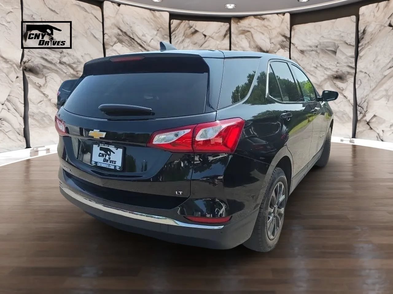 Used 2020 Chevrolet Equinox LT w/ Driver Convenience Package FWD image 5