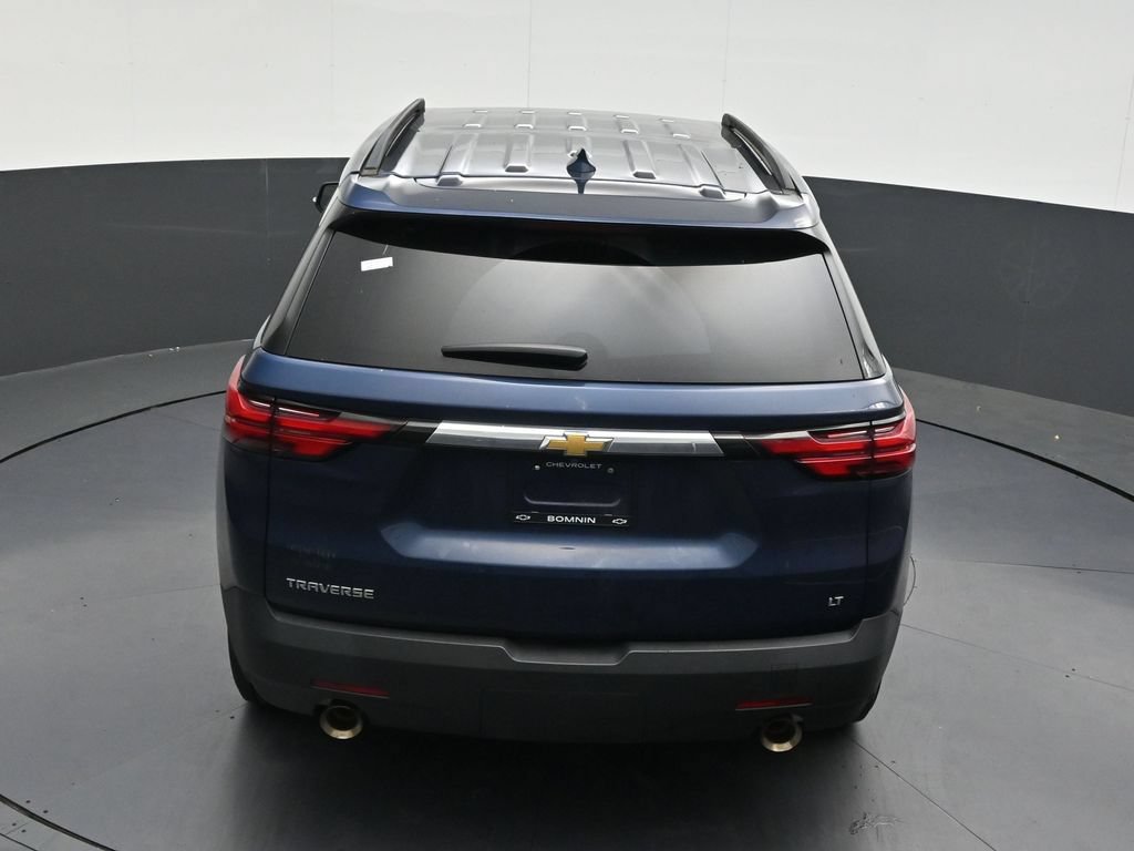 Used 2023 Chevrolet Traverse LT FWD image 19