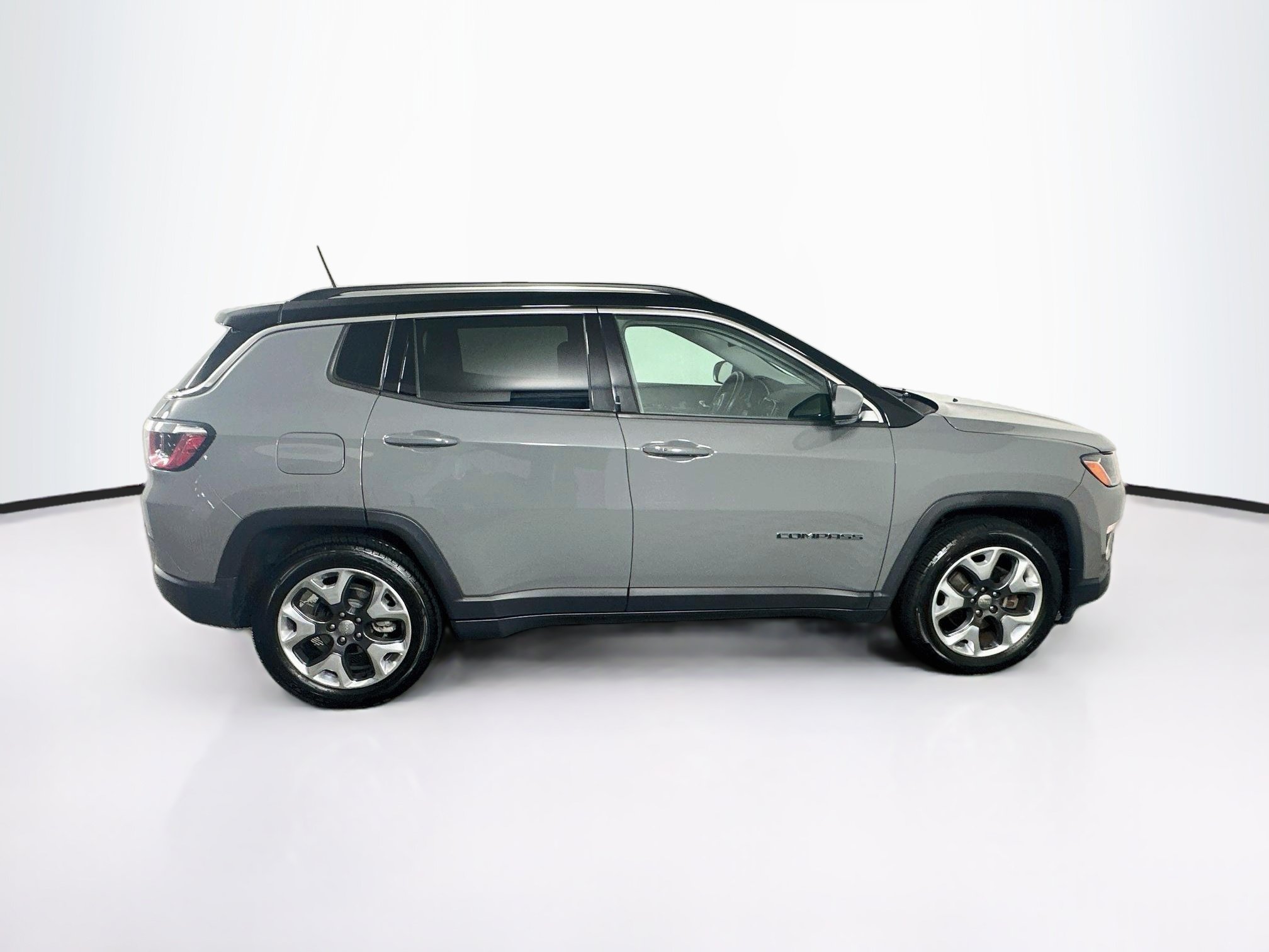 Used 2019 Jeep Compass Limited FWD image 10