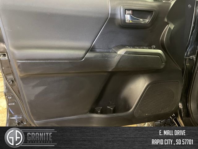 Used 2020 Toyota Tacoma TRD Sport w/ Technology Package image 8