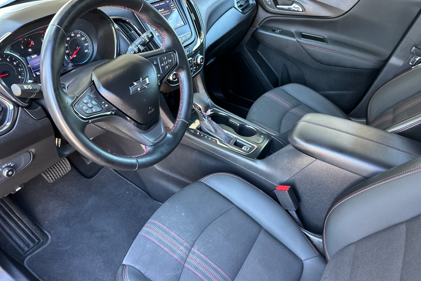 Used 2023 Chevrolet Equinox RS AWD/4WD image 9