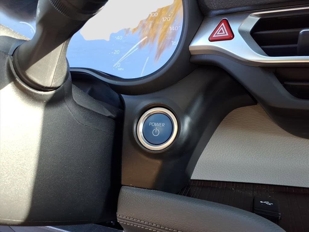 Used 2024 Toyota Sienna XLE image 20