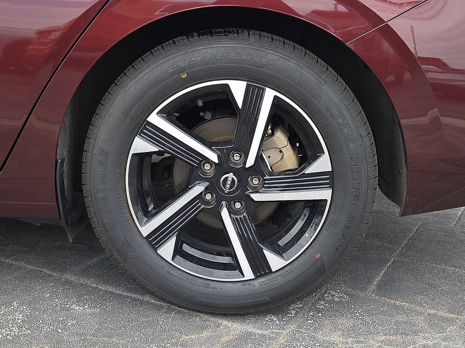 Used 2025 Nissan Sentra SV FWD image 5