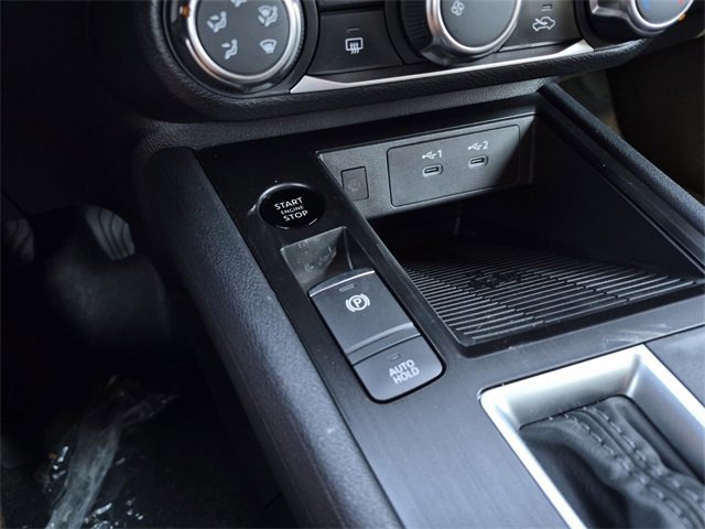 Used 2025 Nissan Kicks SV w/ Illumination Package image 16