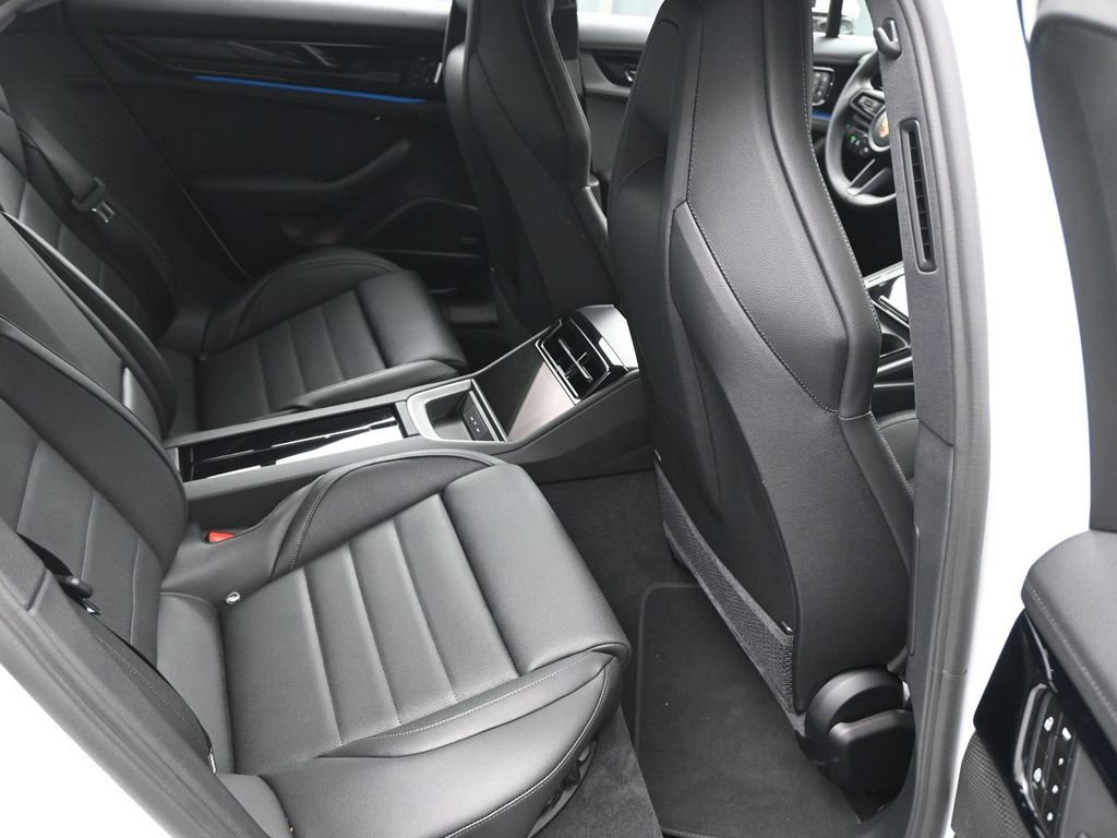 New 2026 Porsche Panamera RWD image 10