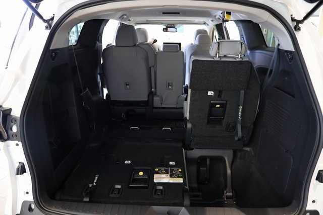 New 2025 Toyota Sienna LE image 24