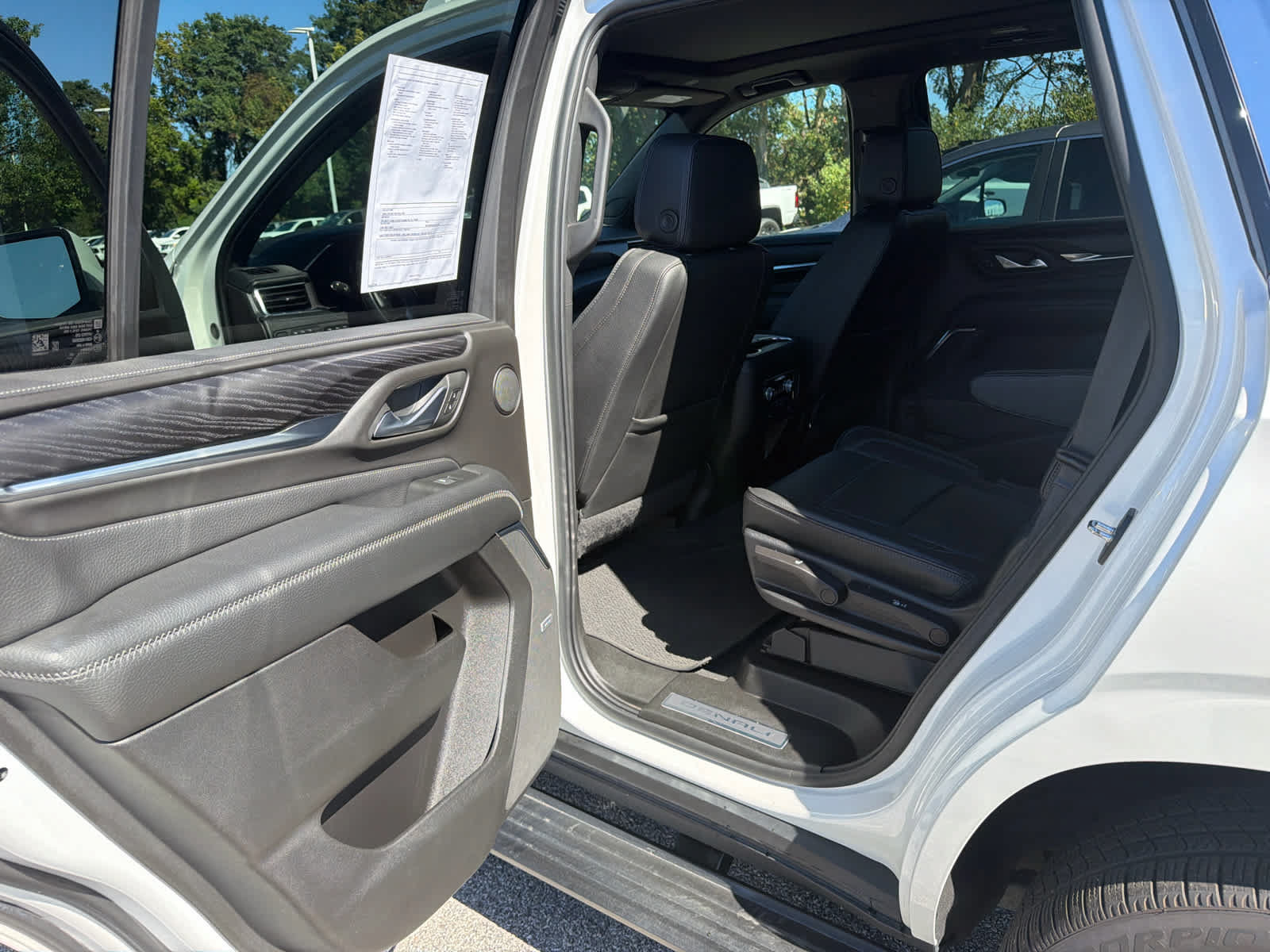 Used 2022 GMC Yukon Denali AWD/4WD image 30