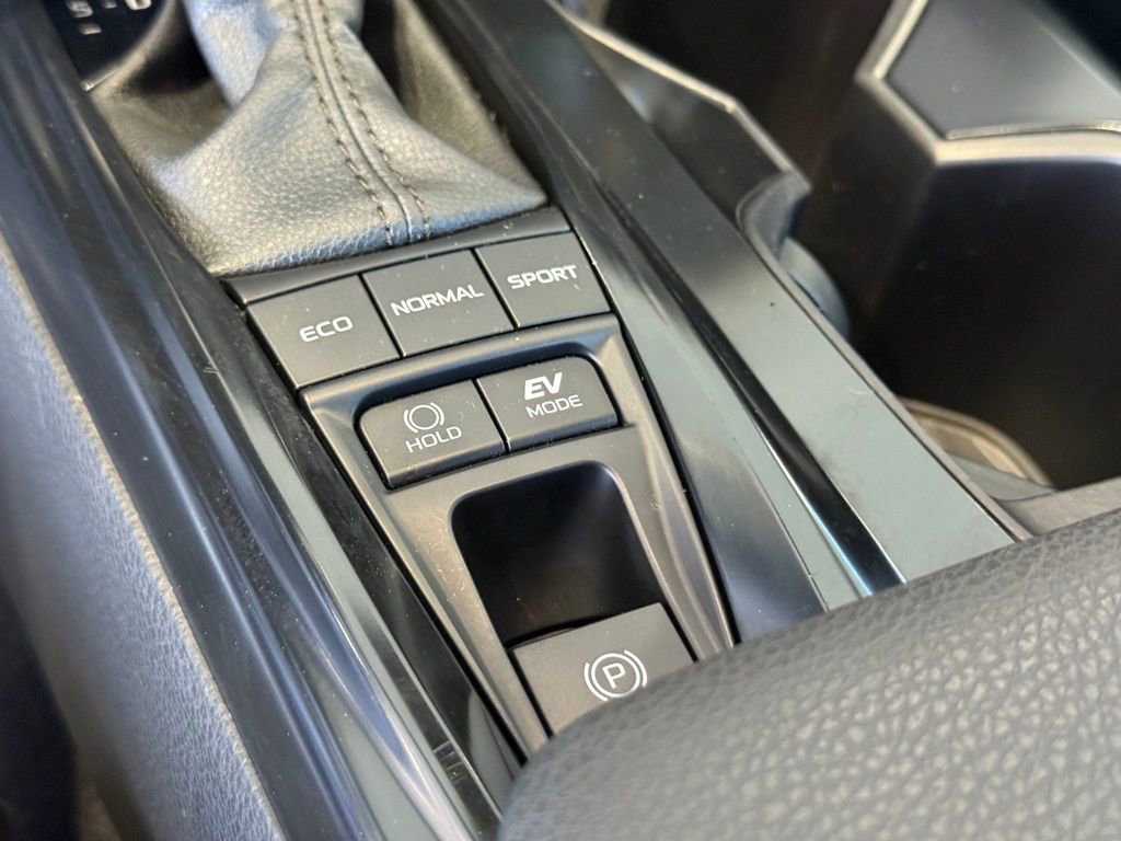 Used 2025 Toyota Camry LE image 25