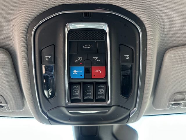 Used 2023 Jeep Grand Cherokee L Limited AWD/4WD image 46