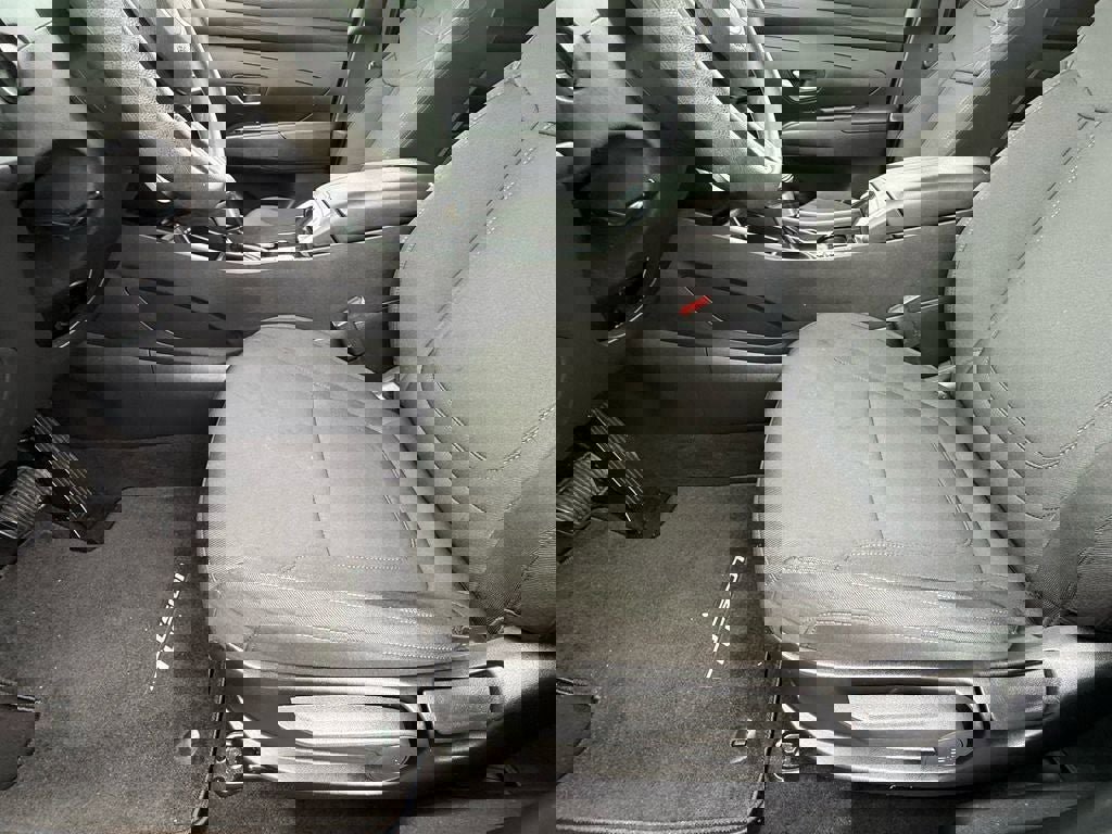 Used 2025 Hyundai Tucson SE image 12