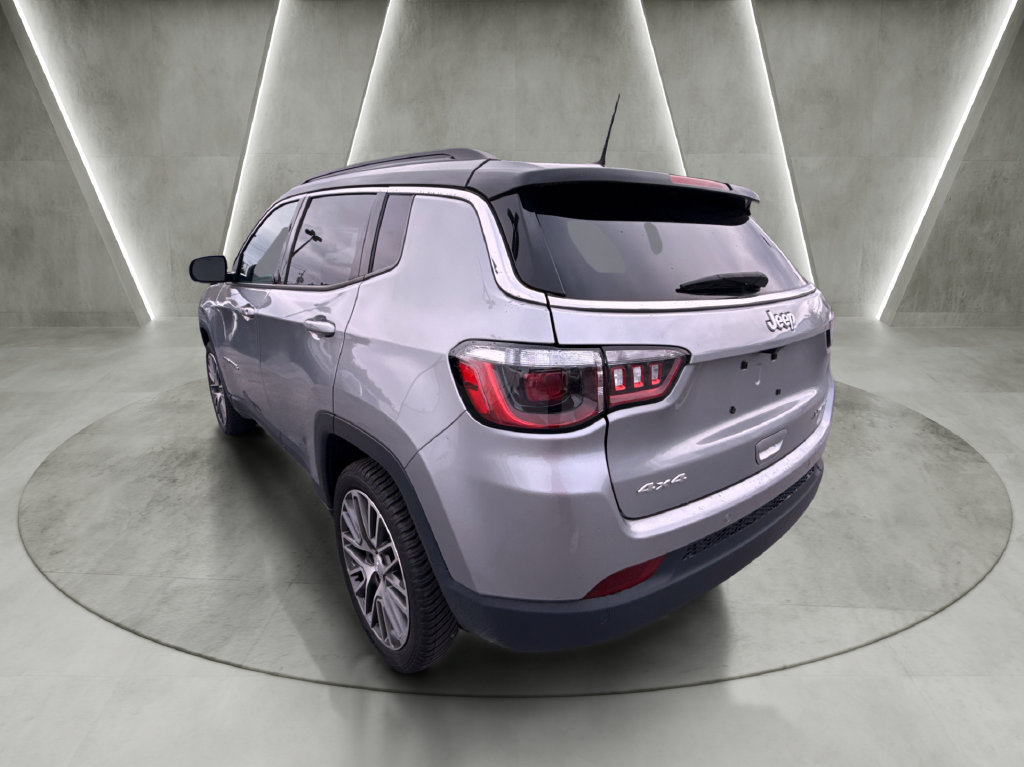 Used 2023 Jeep Compass Limited w/ Elite Group AWD/4WD image 5