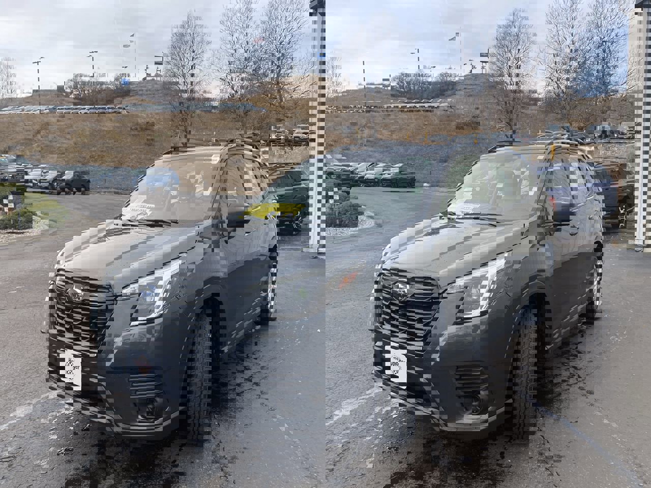 Used 2023 Subaru Forester image 3