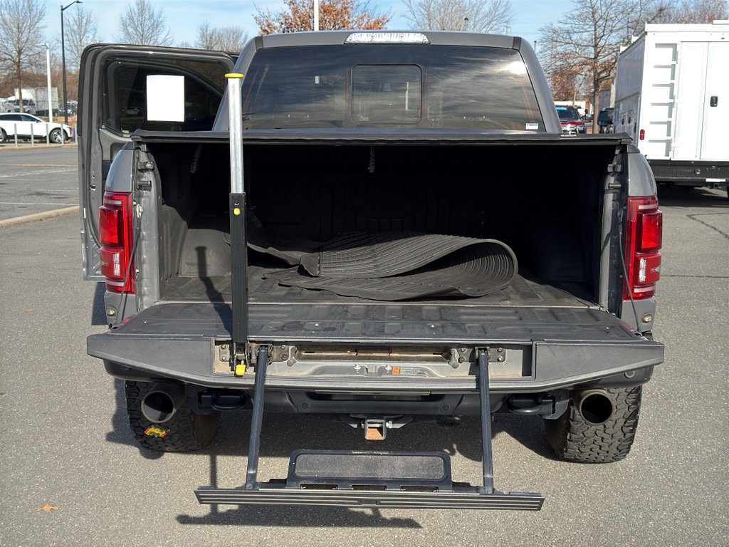 Used 2018 Ford F150 Raptor w/ Equipment Group 802A Luxury image 28