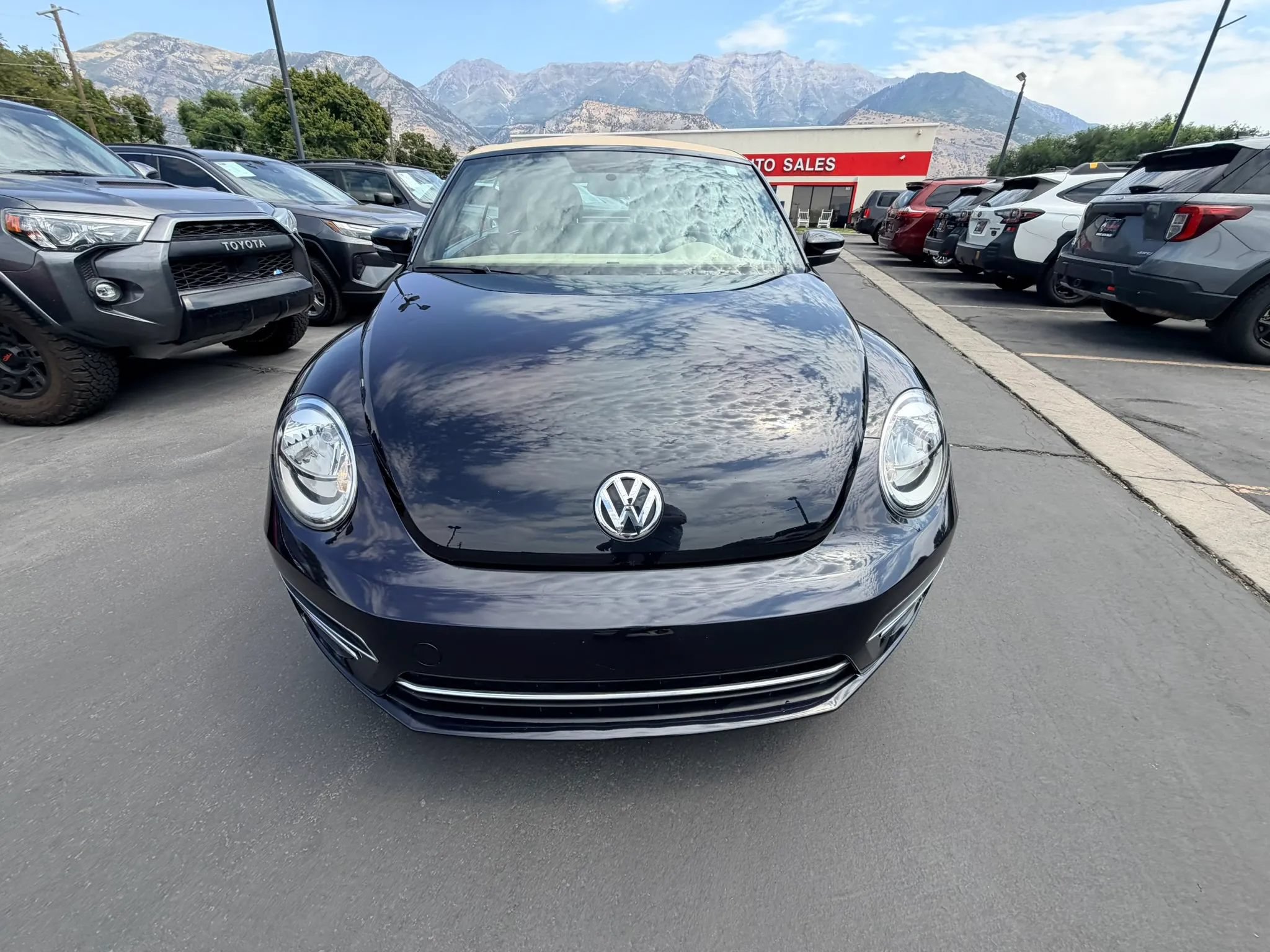 Used 2019 Volkswagen Beetle 2.0T S FWD image 9