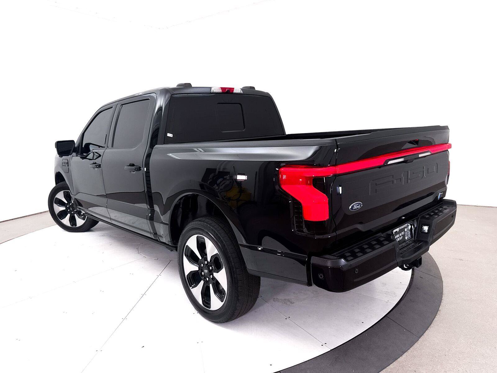 Used 2023 Ford F150 Lightning Platinum AWD/4WD image 2