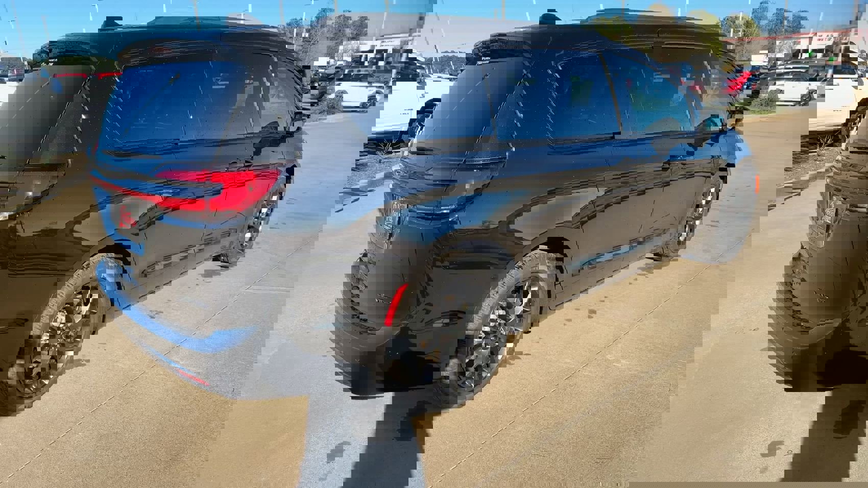 New 2026 Chrysler Pacifica Limited w/ S Appearance Package image 9