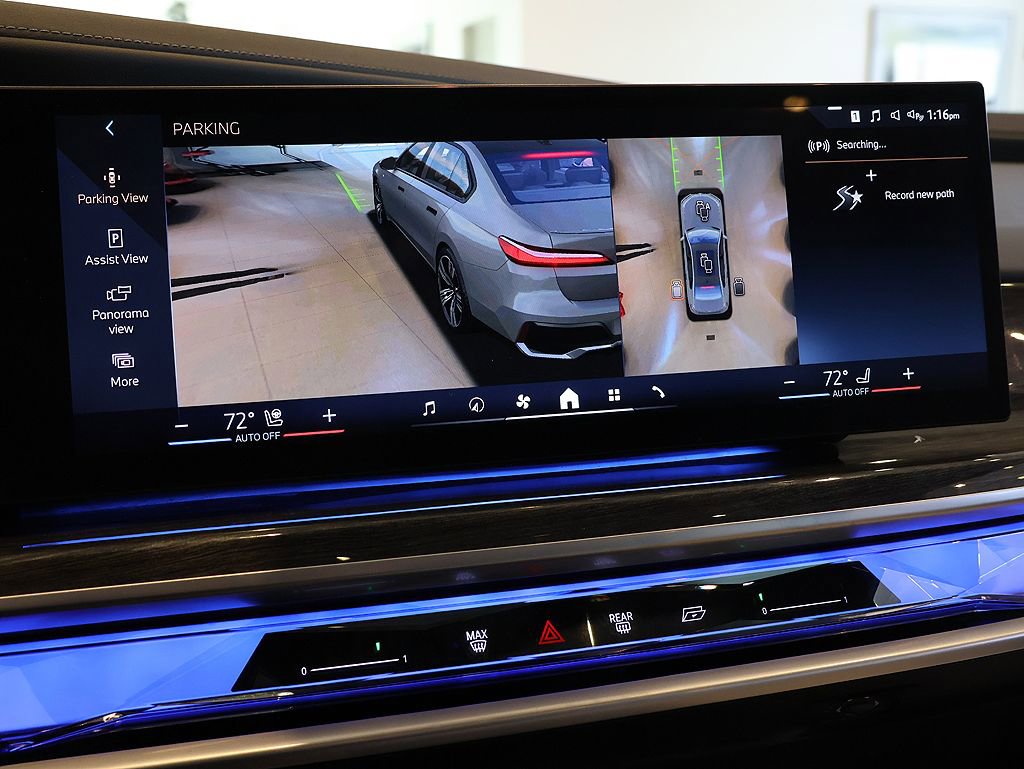 Used 2024 BMW 760i xDrive w/ Premium Package 2 image 43